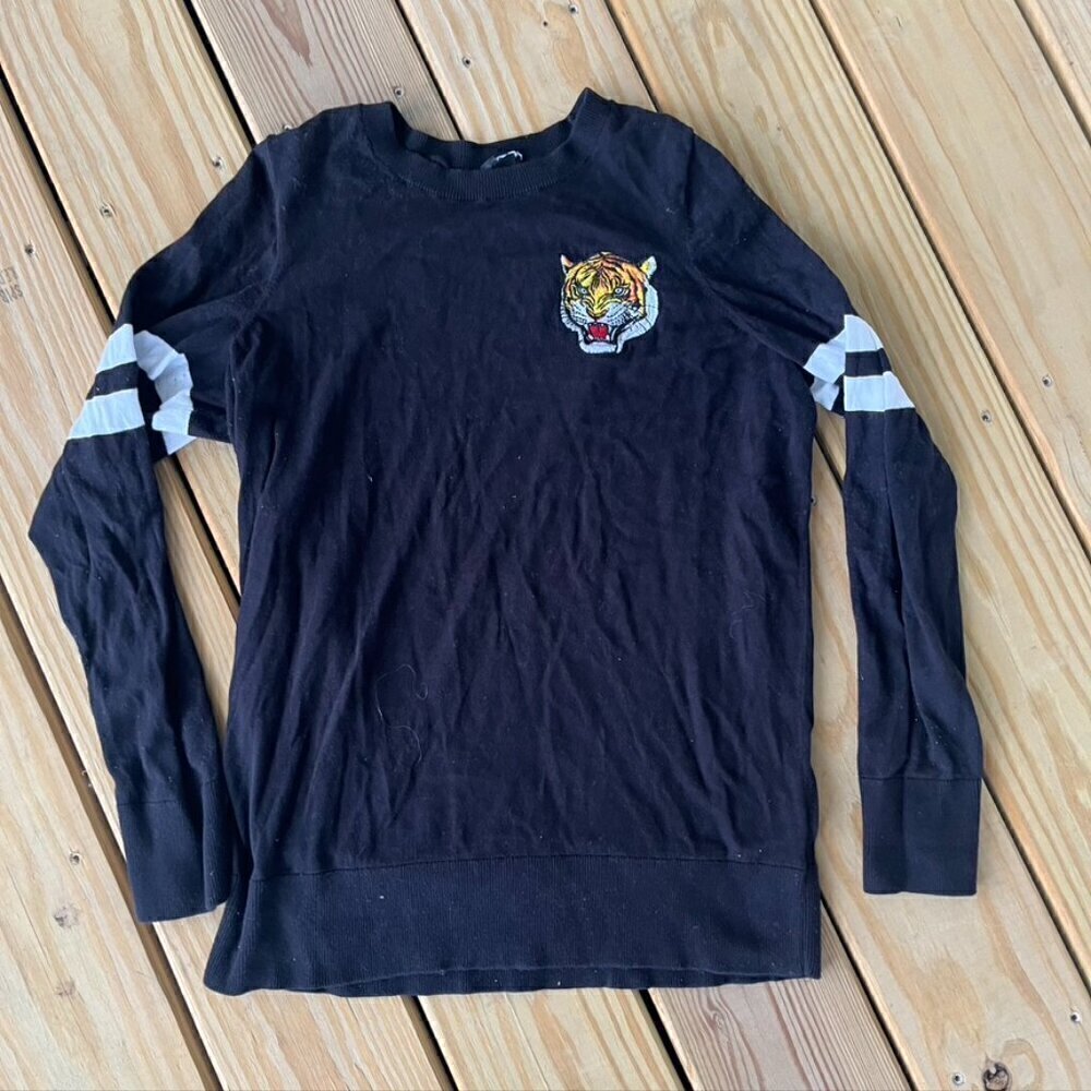 ** Torrid Sweater Large Tiger Embroidery Size 0 Large